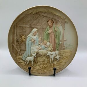 Homco Vintage Nativity Christmas Collectors Raised Plate
